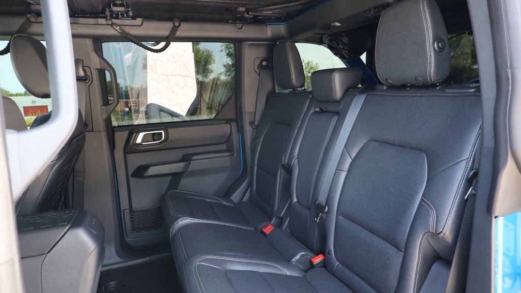 Used 2025 Ford Bronco Badlands AWD/4WD image 17