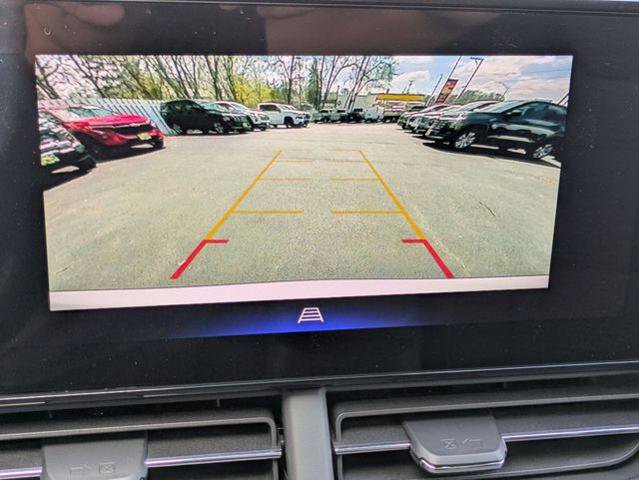 New 2026 Chevrolet Trax LT w/ Driver Confidence Package FWD image 18