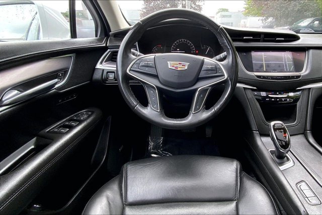 Used 2018 Cadillac XT5 Luxury w/ Driver Awareness Package AWD/4WD image 4