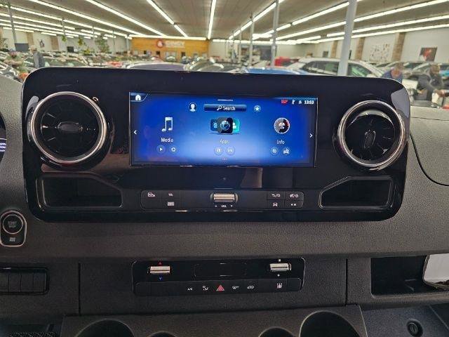 Used 2024 Mercedes-Benz eSprinter 170 Cargo image 18