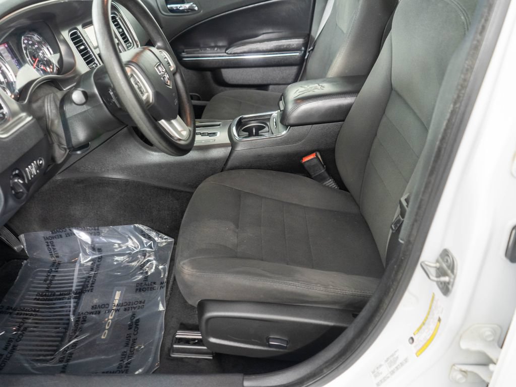 Used 2014 Dodge Charger SE RWD image 10