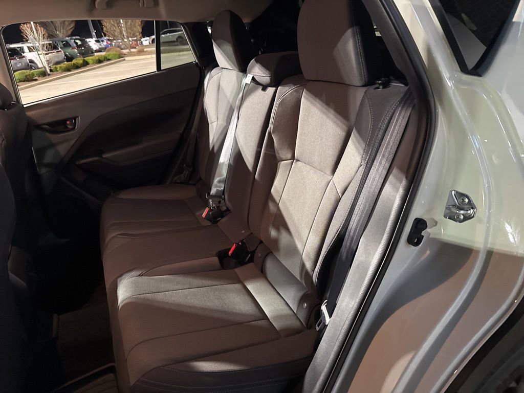 Used 2025 Subaru Crosstrek 2.0i image 17