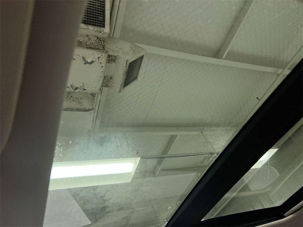 Used 2011 Jeep Grand Cherokee Overland image 18