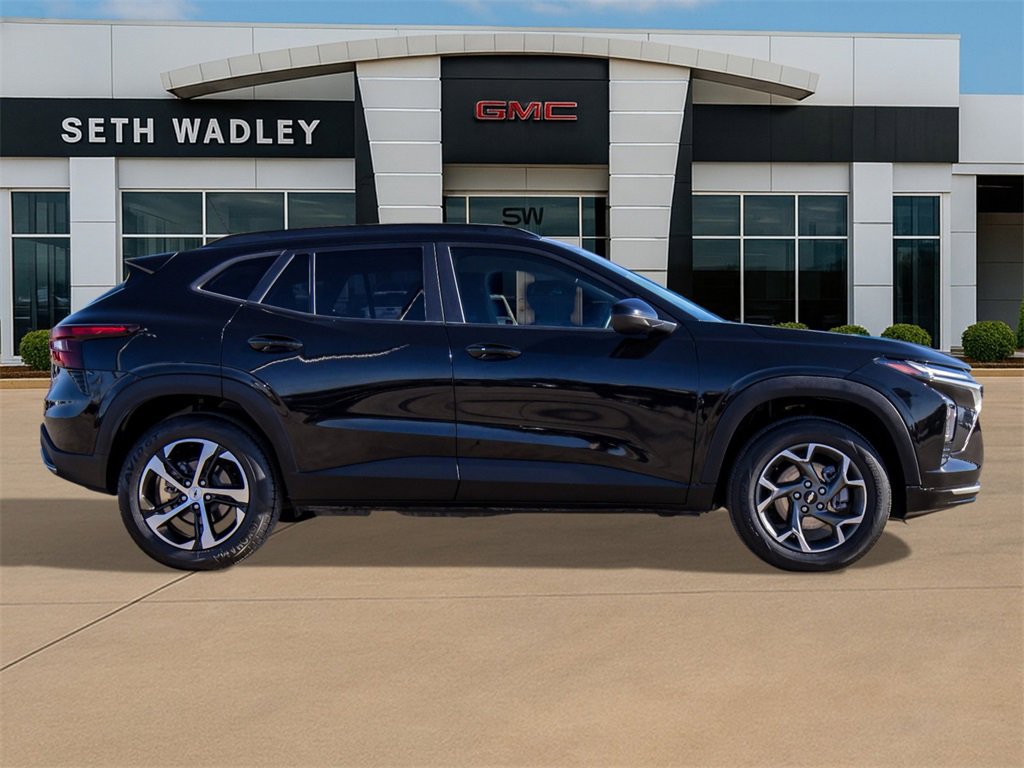 Used 2024 Chevrolet Trax LT w/ Driver Confidence Package image 8