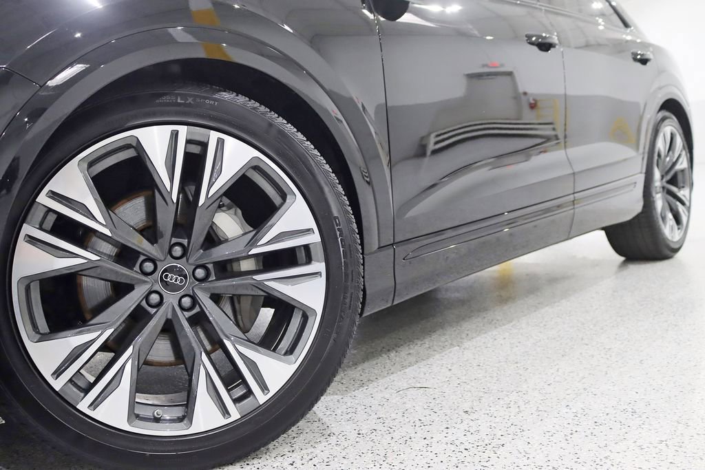 Used 2025 Audi Q8 Prestige AWD/4WD image 5