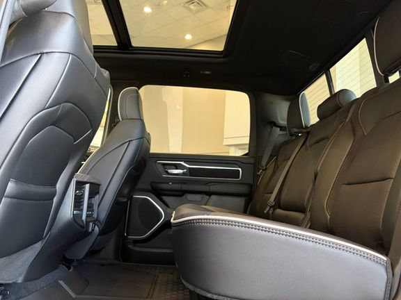 New 2027 RAM 1500 Laramie w/ Laramie Preferred Package AWD/4WD image 30