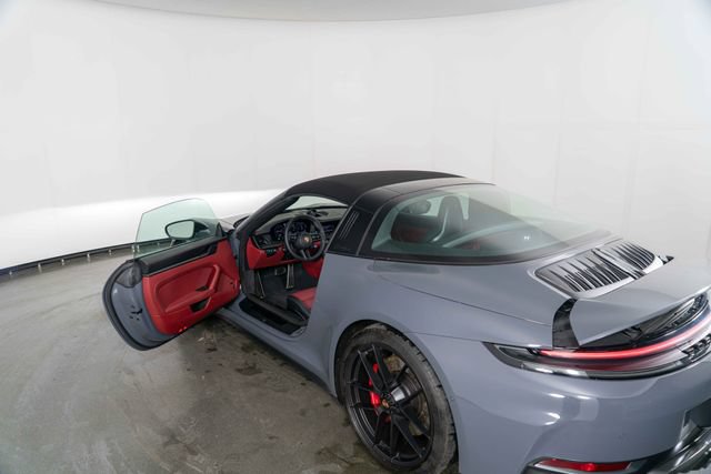 Used 2025 Porsche 911 Targa 4 GTS AWD/4WD image 28