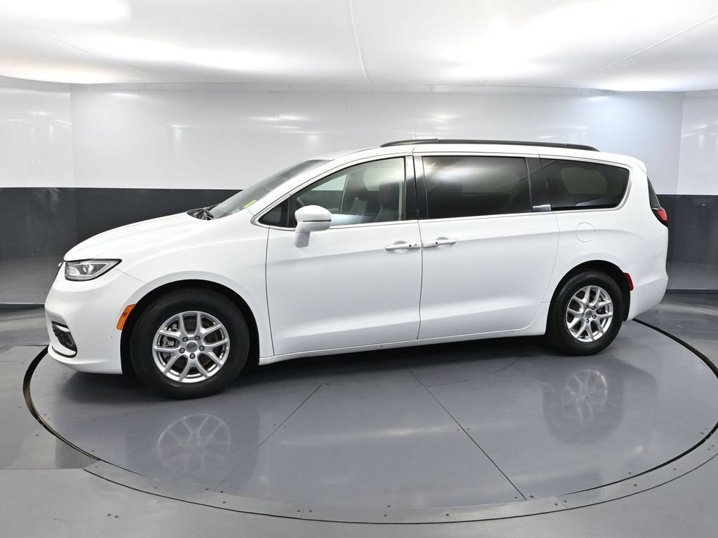 Used 2022 Chrysler Pacifica Touring-L FWD image 11