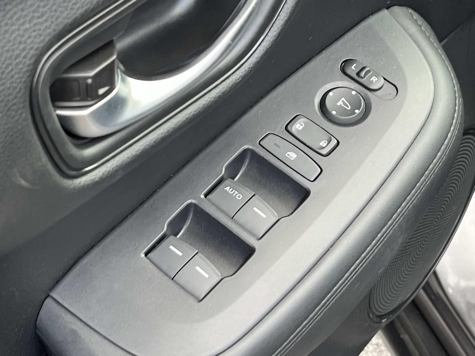 Used 2025 Honda HR-V LX image 26
