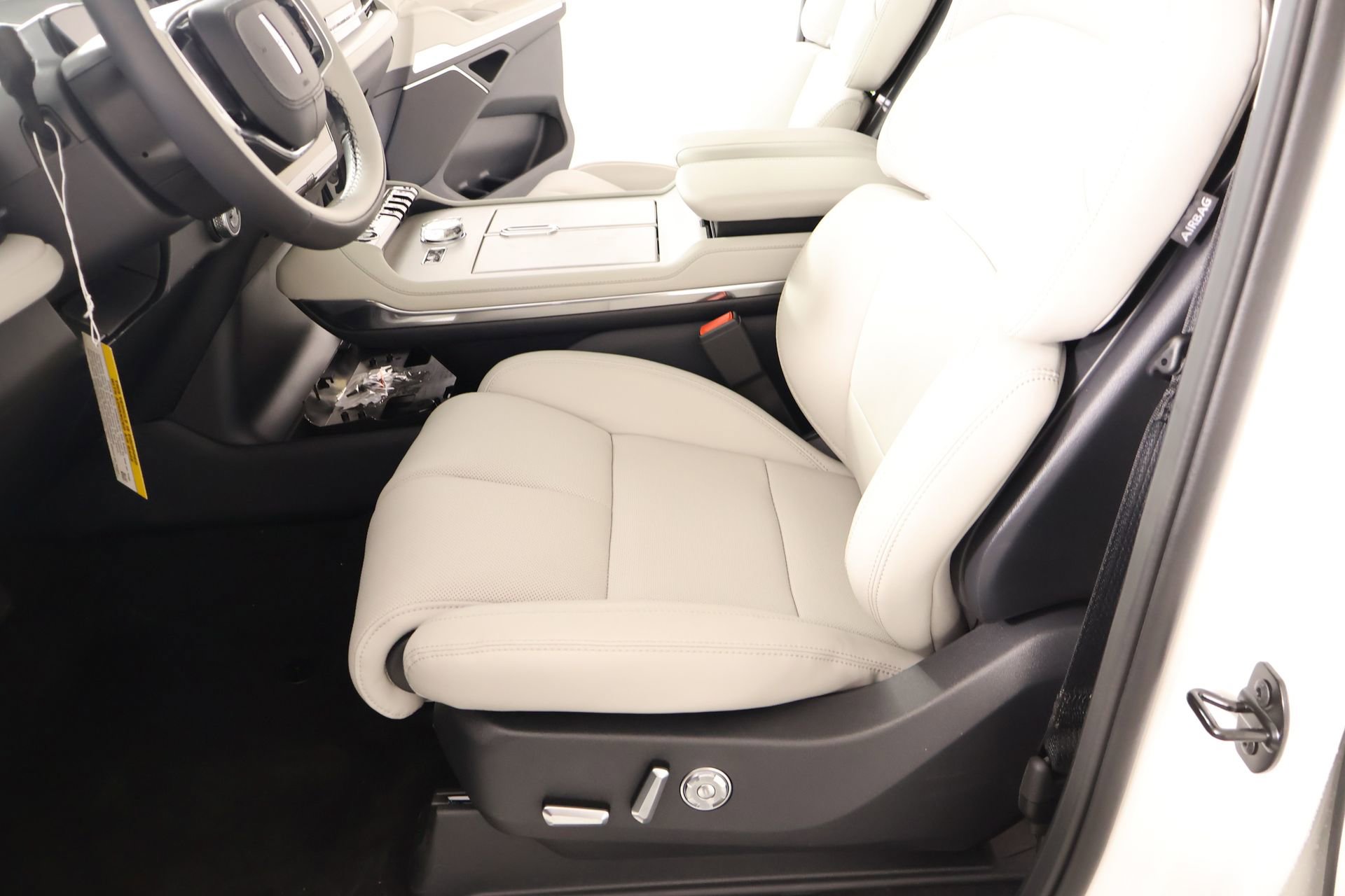 New 2026 Lincoln Navigator Premiere image 11