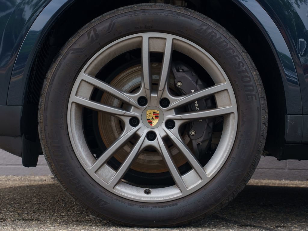 Used 2024 Porsche Cayenne AWD/4WD image 12