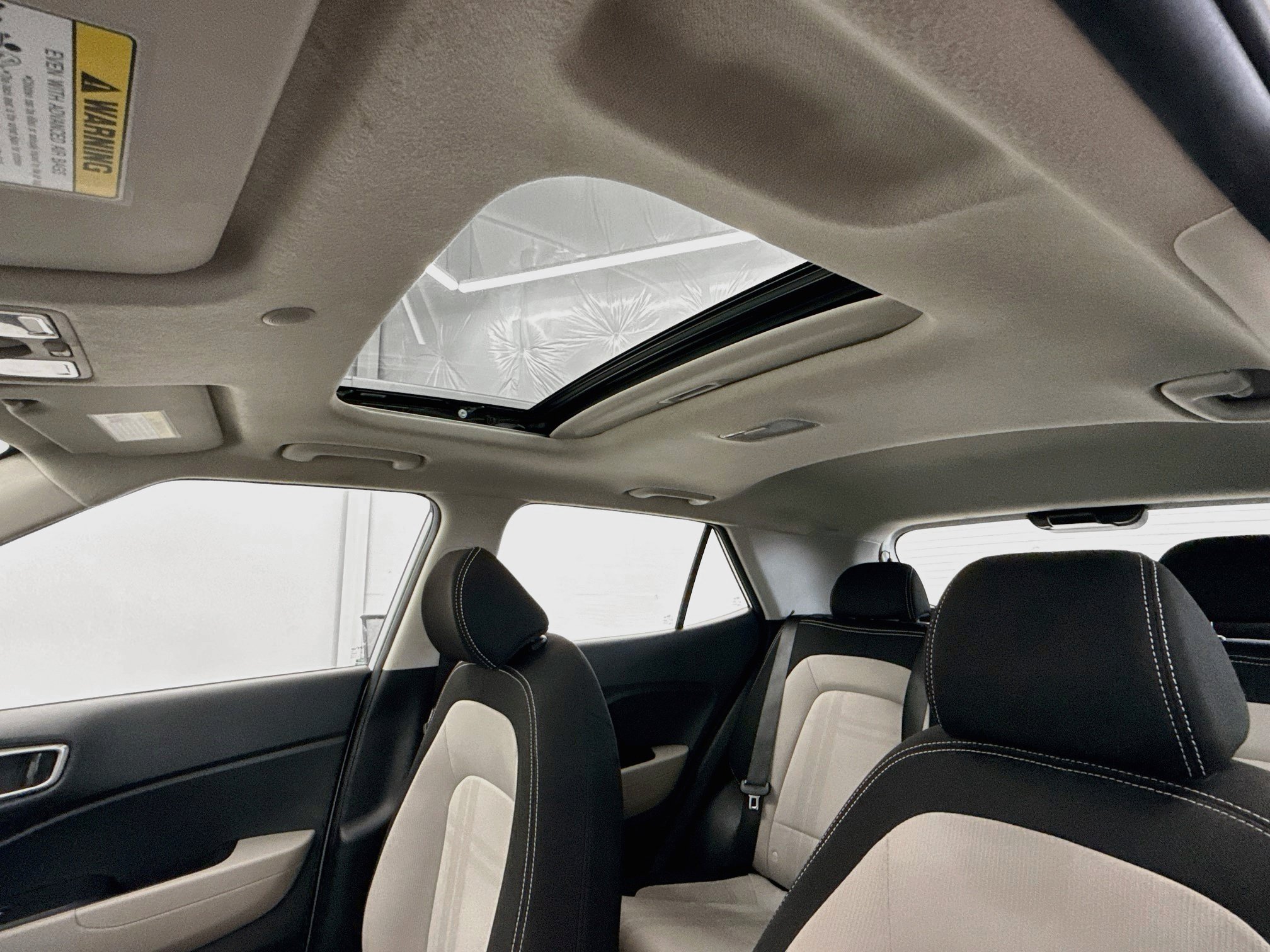 Used 2025 Hyundai Venue SEL FWD image 26