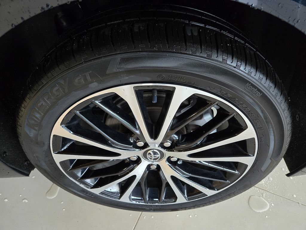 Used 2020 Toyota Camry SE w/ Audio Package FWD image 13