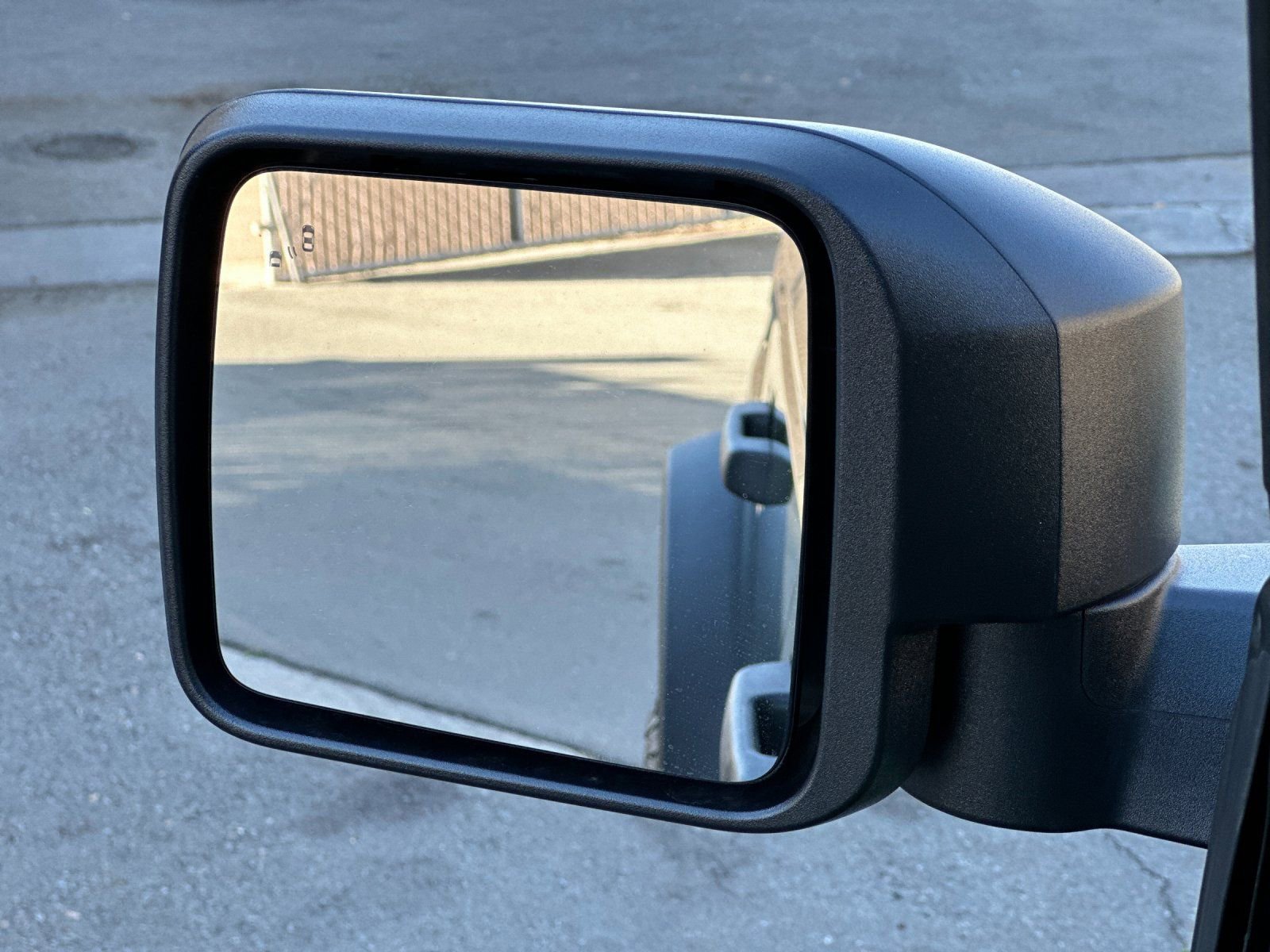 Used 2025 Ford Bronco Badlands image 33