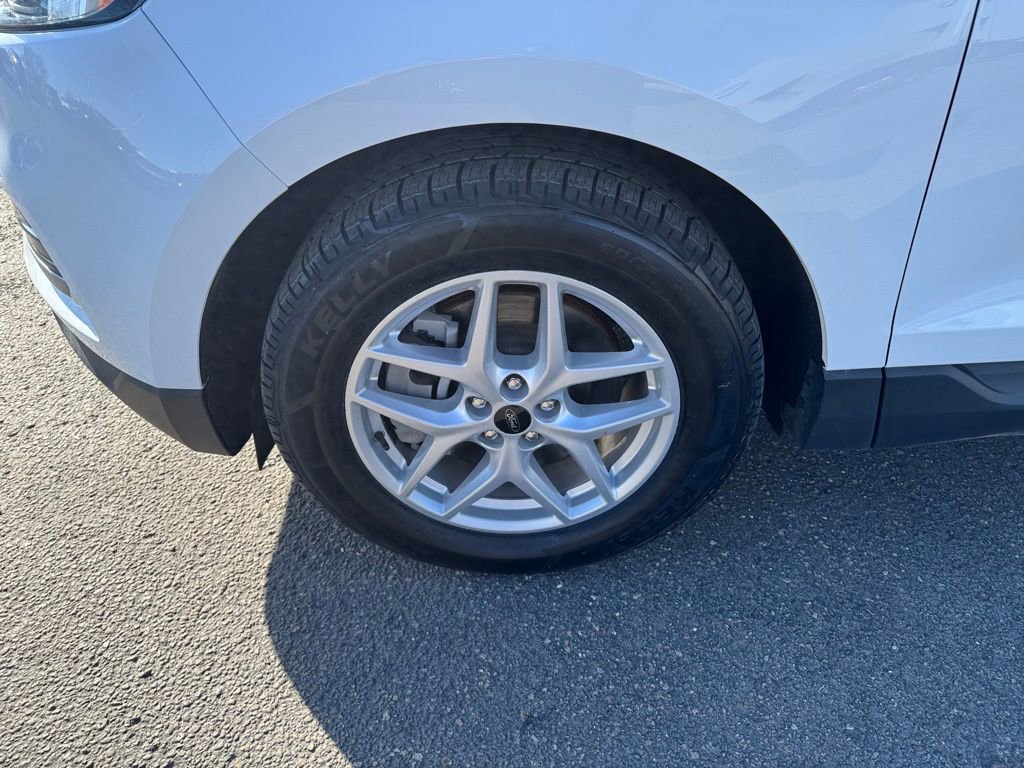 Used 2024 Ford Edge SEL w/ Convenience Package image 11