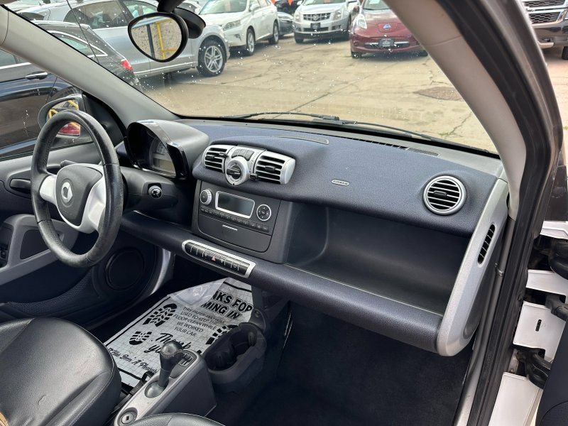 Used 2012 smart fortwo pure RWD image 12