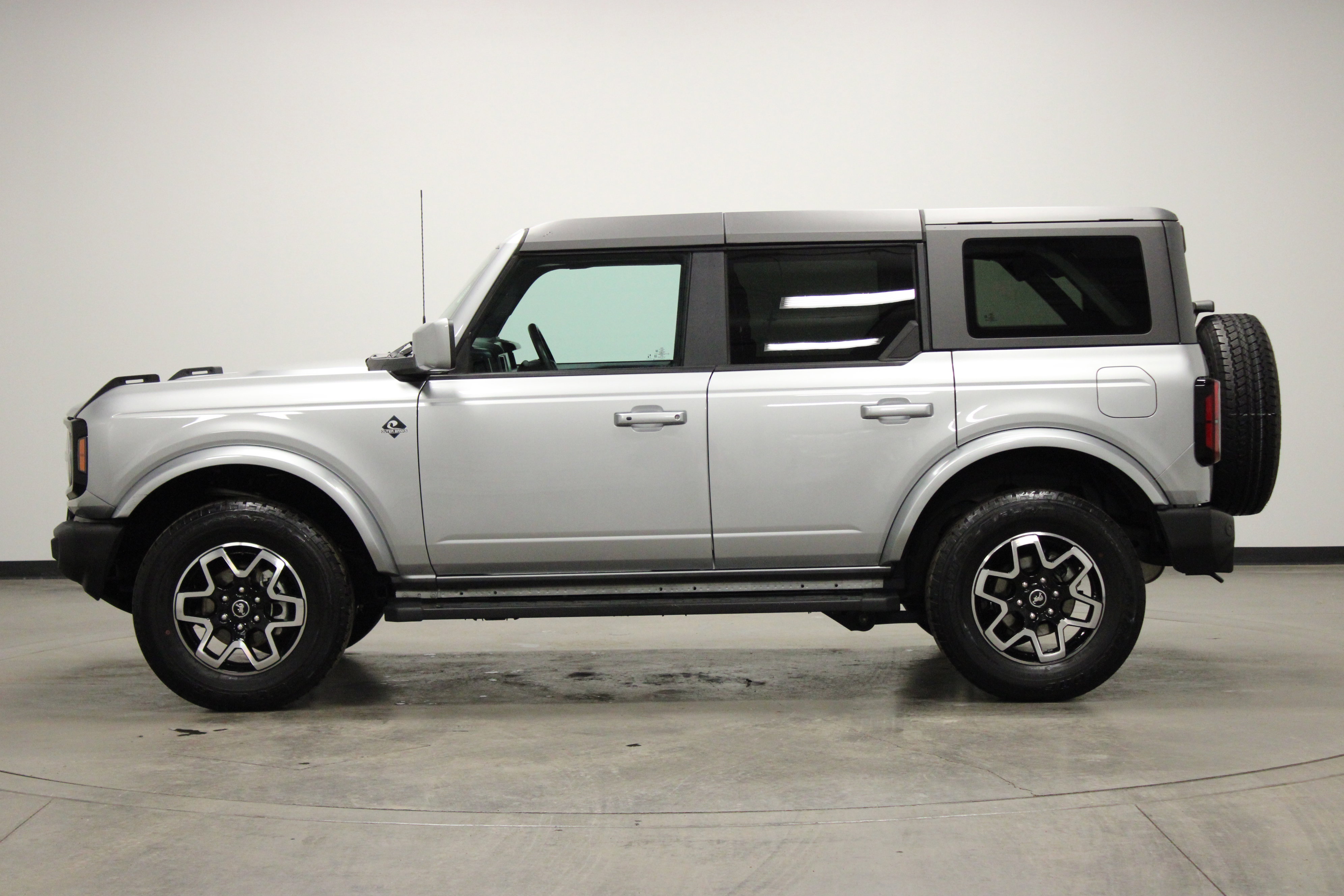 Used 2022 Ford Bronco Outer Banks image 5