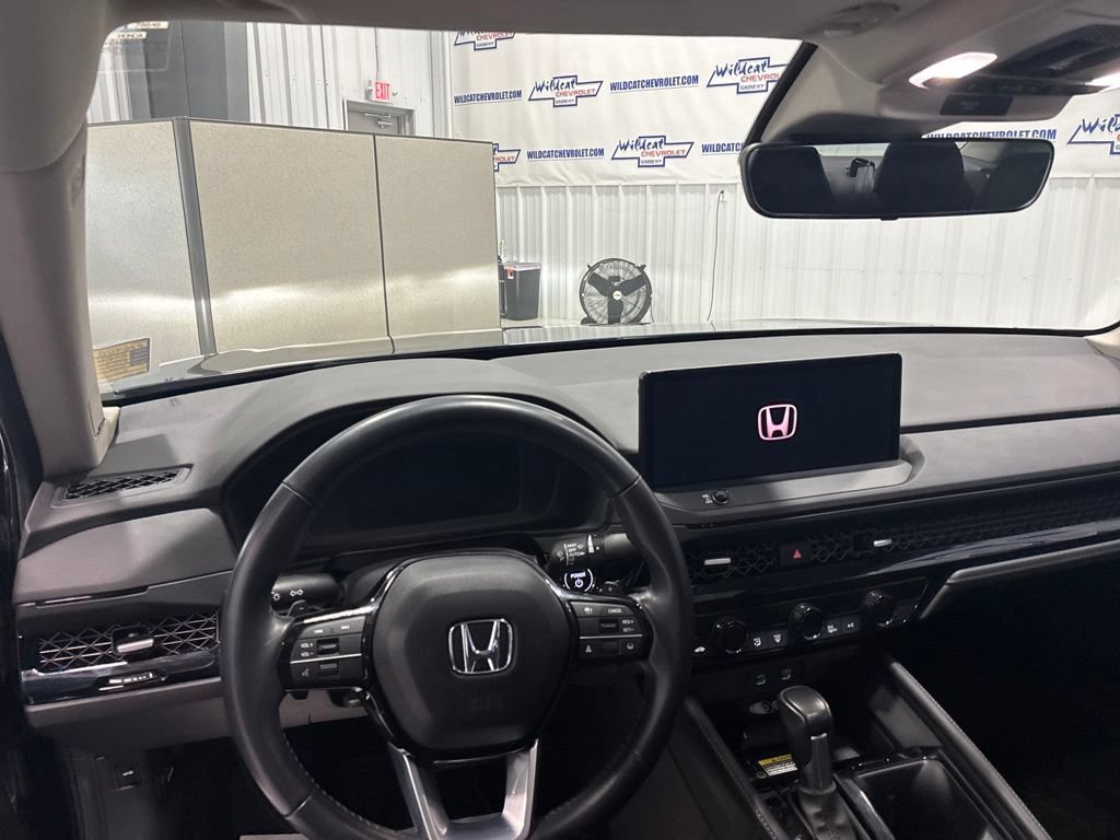 Used 2024 Honda Accord Touring image 2