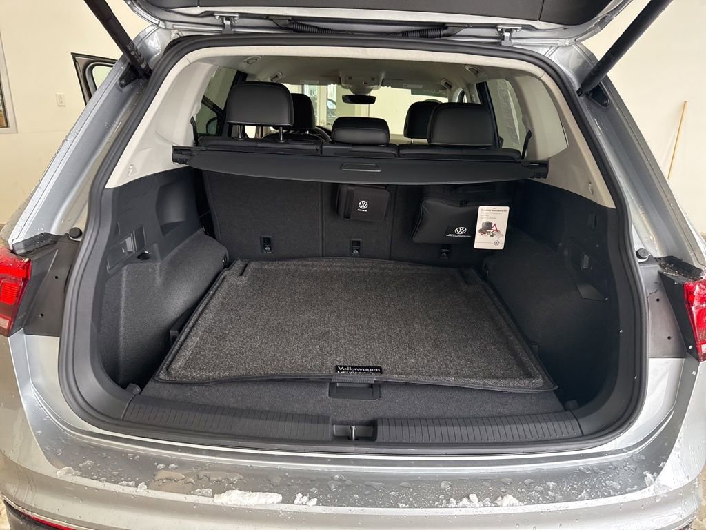 Used 2024 Volkswagen Tiguan SE image 18
