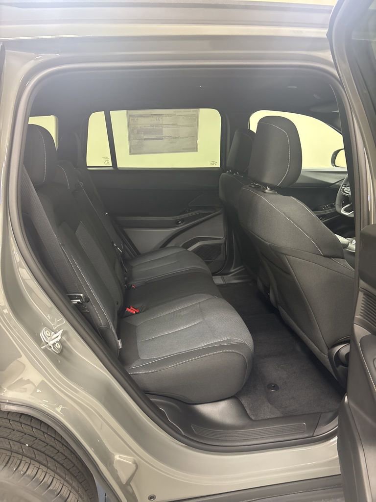 New 2026 Jeep Cherokee Laredo AWD/4WD image 28