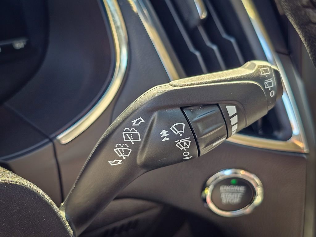 Used 2021 Ford Edge Titanium w/ Class II Trailer Tow Package image 18