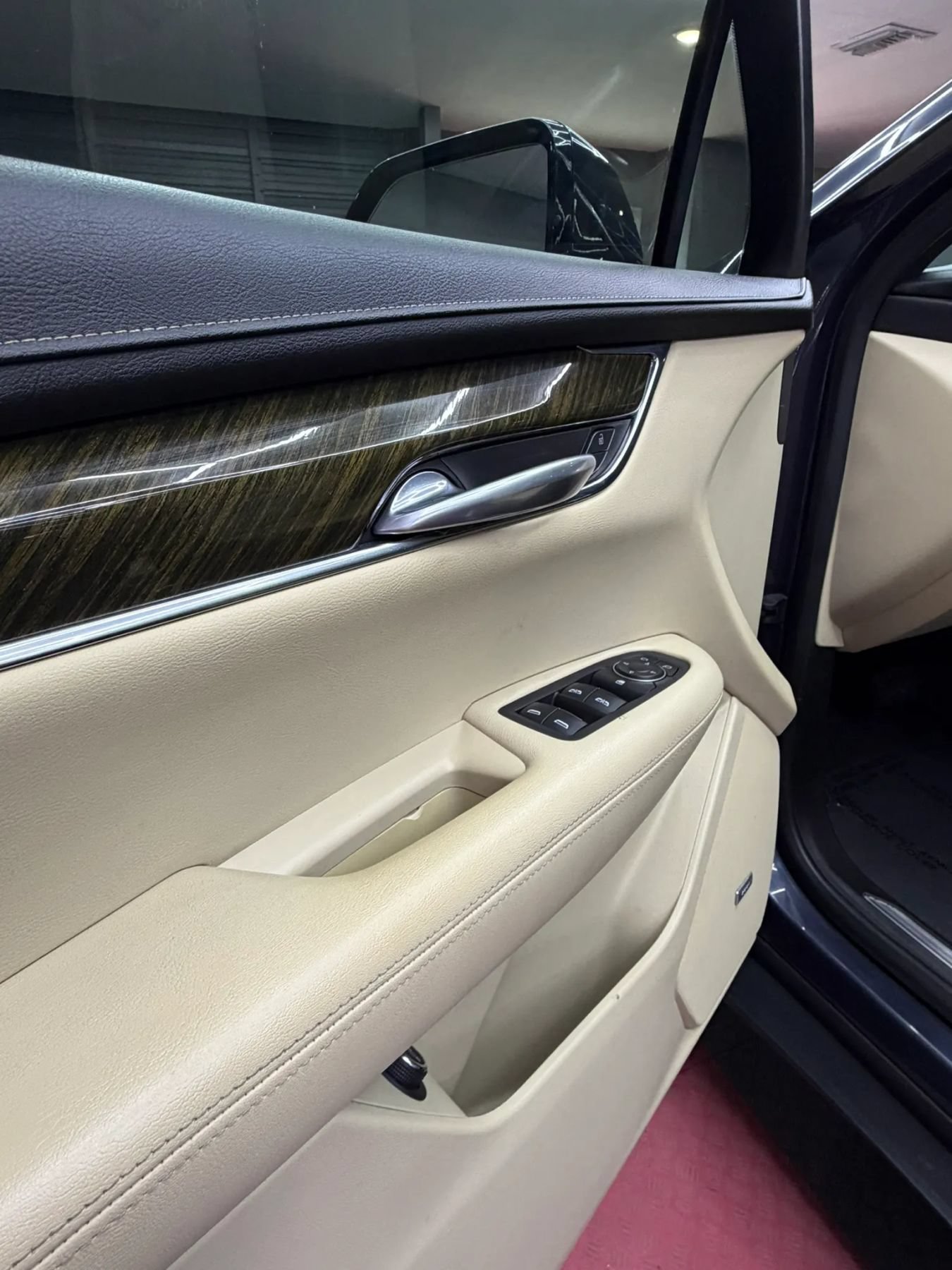Used 2019 Cadillac XT5 FWD image 10