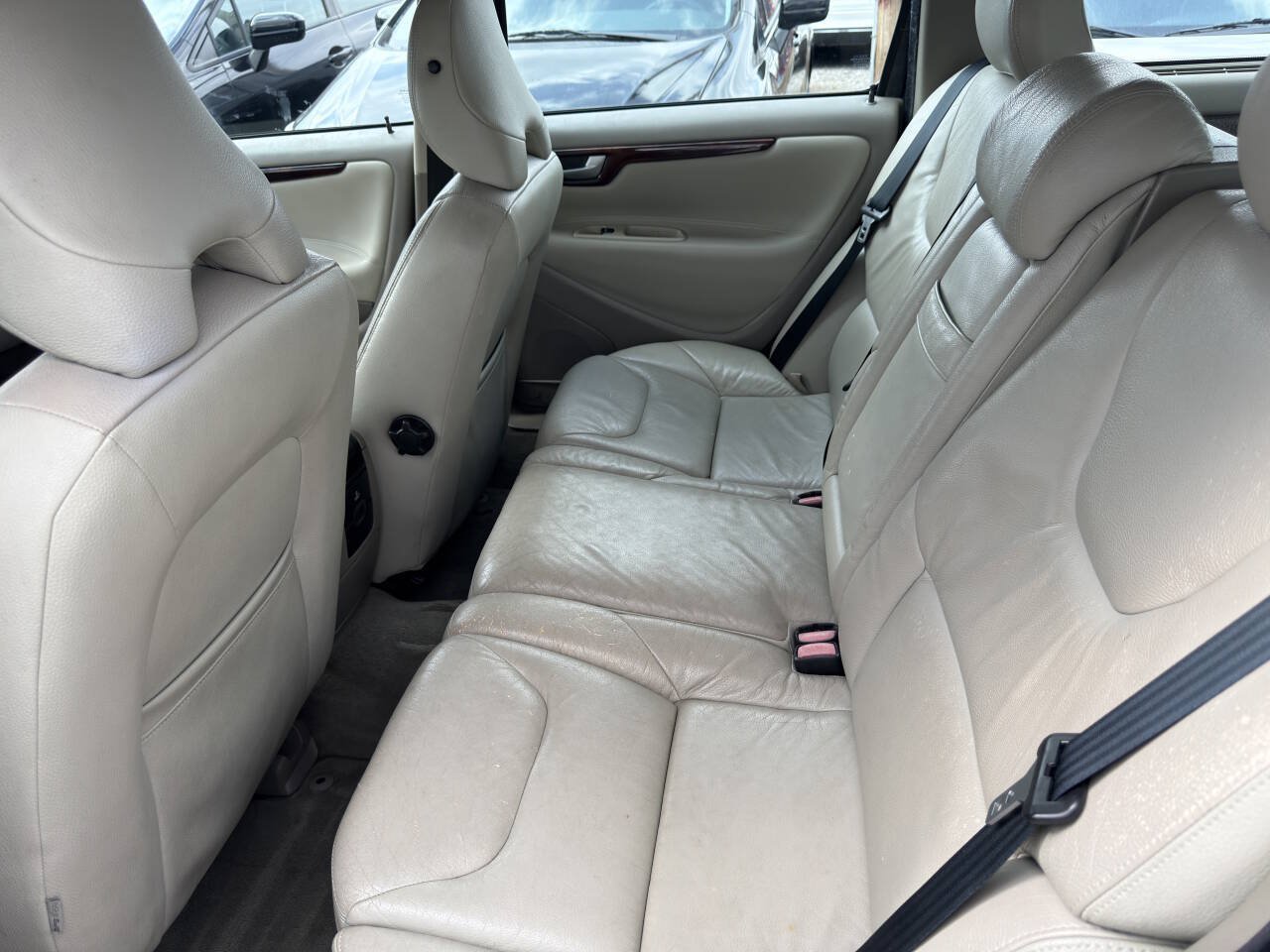 Used 2007 Volvo V70 2.4 FWD image 7