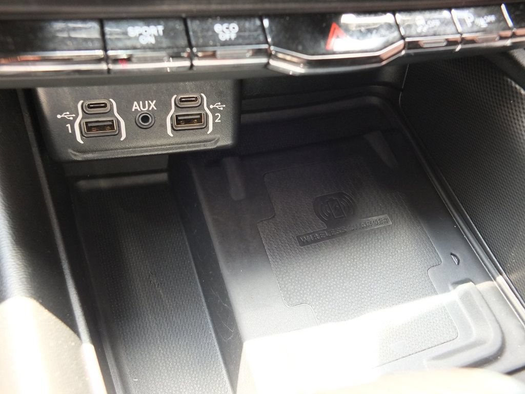Used 2022 Dodge Durango R/T w/ Blacktop Package AWD/4WD image 34