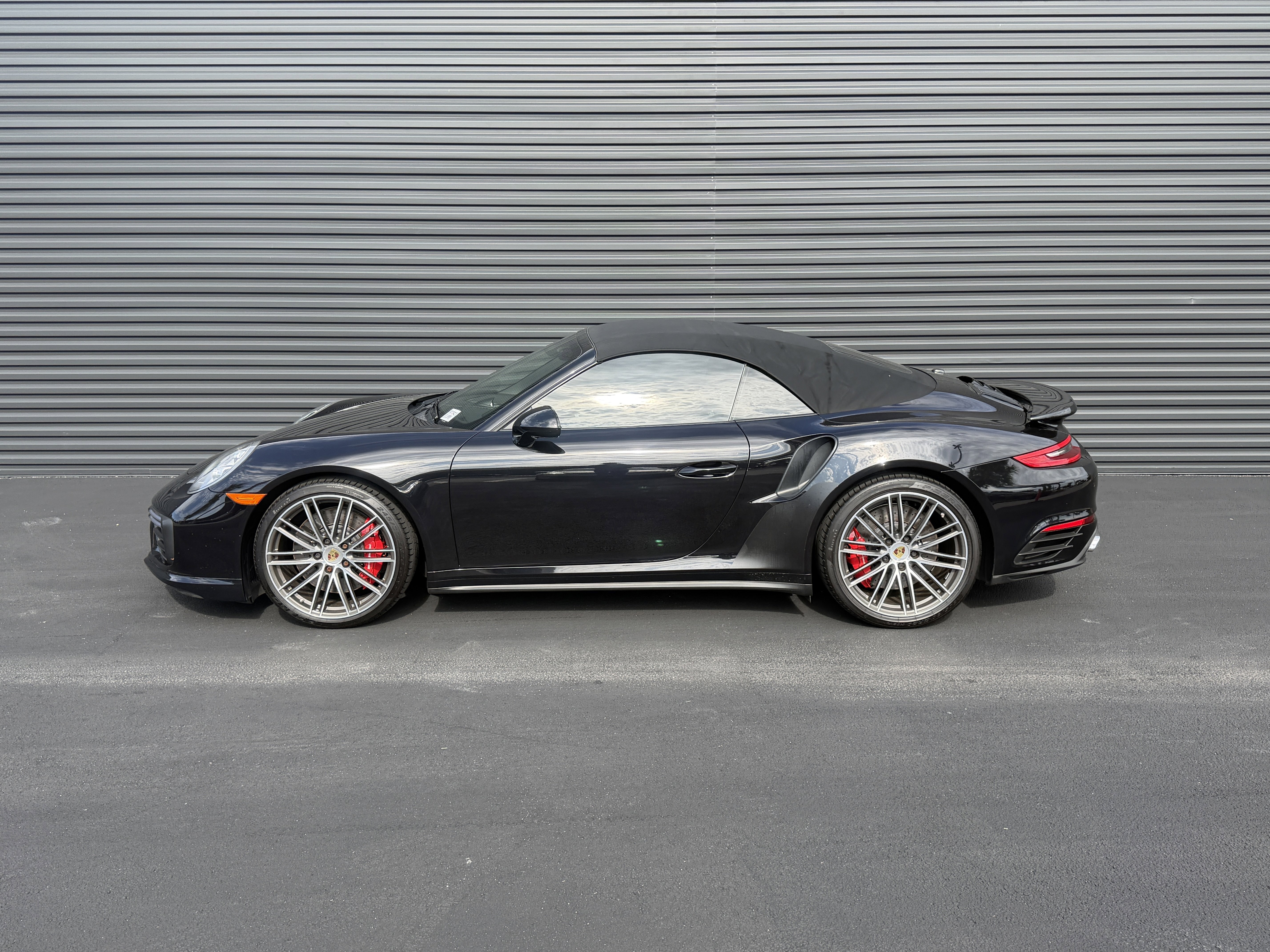 Certified 2019 Porsche 911 Turbo AWD/4WD image 2