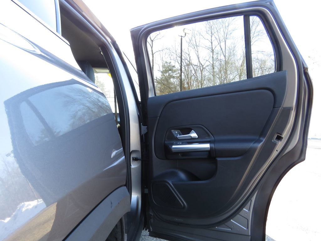 Used 2021 Mercedes-Benz GLA 250 4MATIC image 15