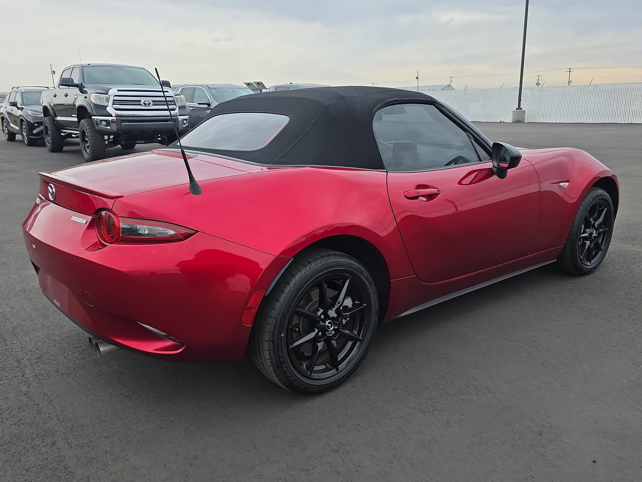 Used 2021 MAZDA MX-5 Miata Sport RWD image 8