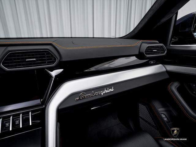 Used 2020 Lamborghini Urus AWD/4WD image 28