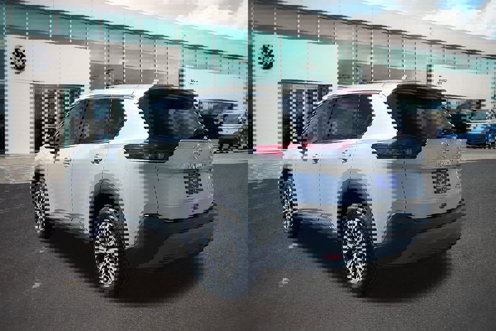 Used 2021 Nissan Rogue SV image 7