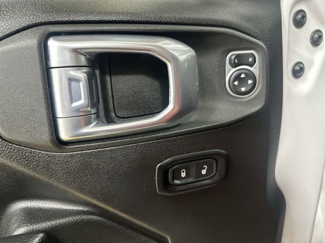 Used 2022 Jeep Gladiator Mojave w/ Trailer Tow Package image 15