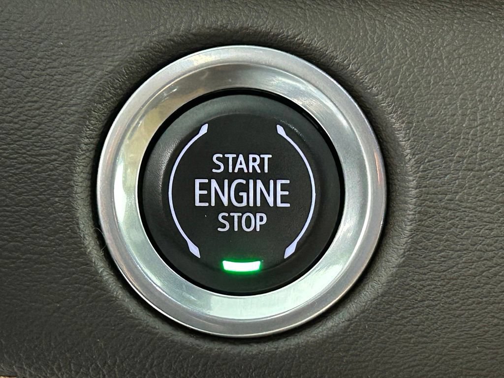 Used 2021 Cadillac Escalade Sport w/ Driver Assist Tech Package AWD/4WD image 28