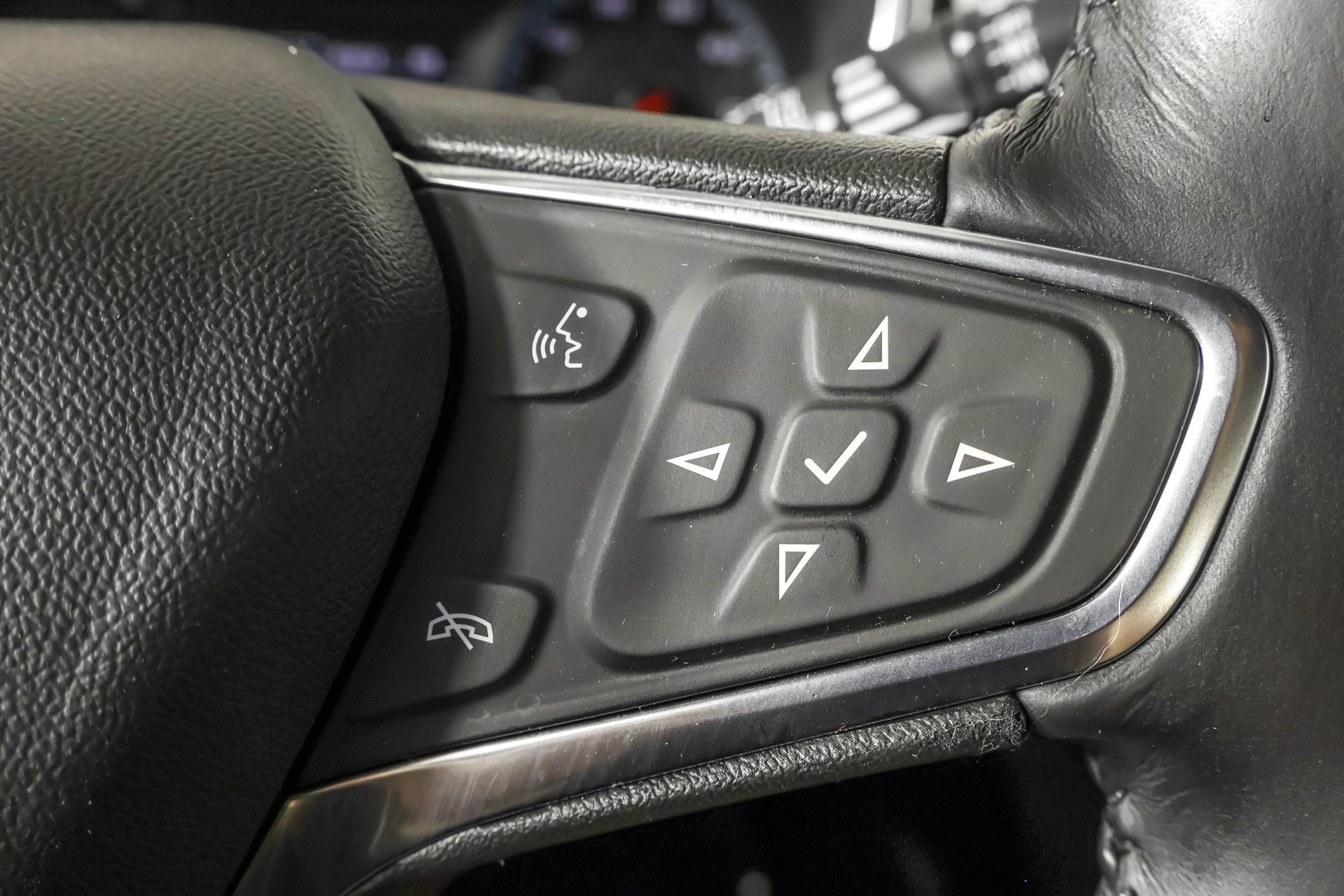 Used 2018 Chevrolet Equinox LT AWD/4WD image 29