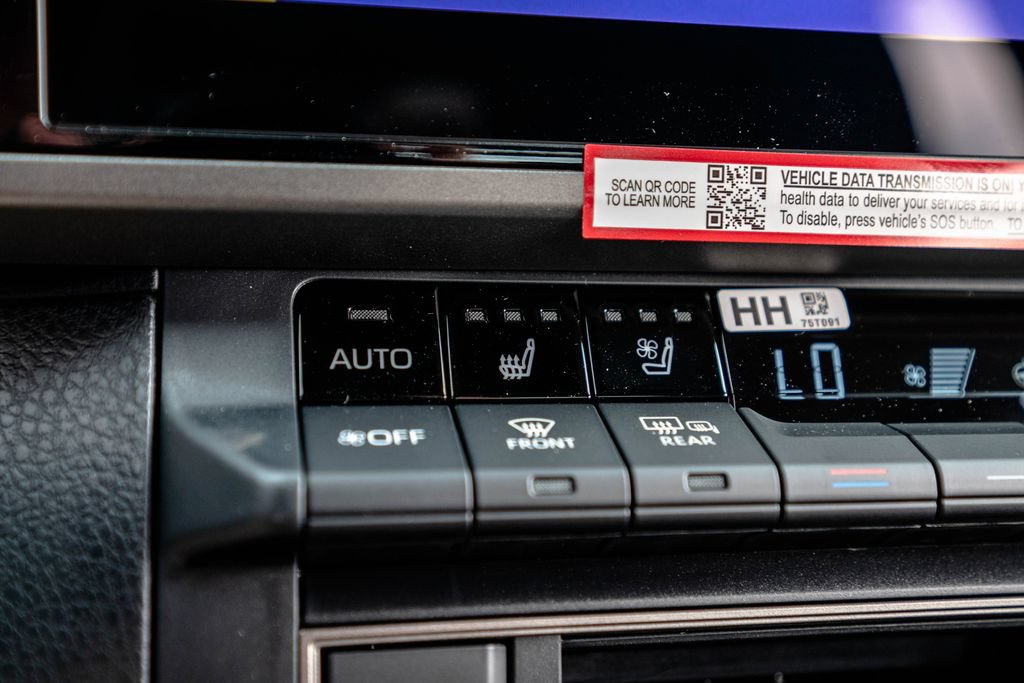 New 2026 Toyota Camry XLE w/ Premium Plus Package AWD/4WD image 31
