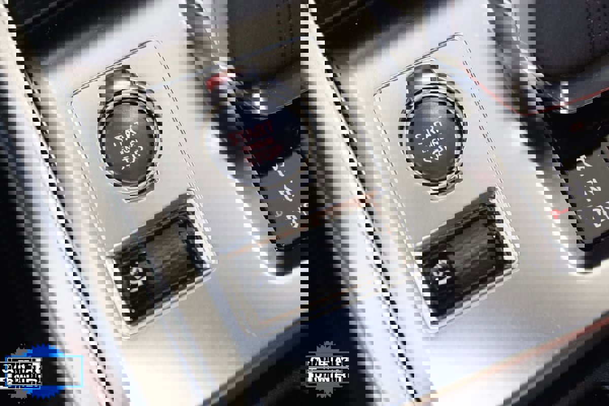 Used 2023 Jaguar XF R-Dynamic SE image 39