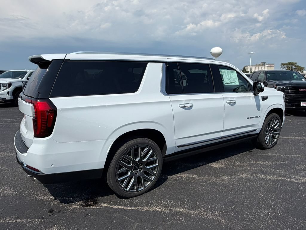 New 2026 GMC Yukon XL Denali Ultimate AWD/4WD image 16