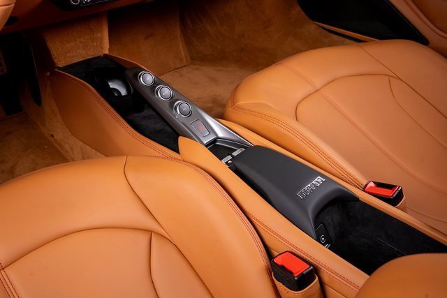 Used 2022 Ferrari F8 Tributo image 25