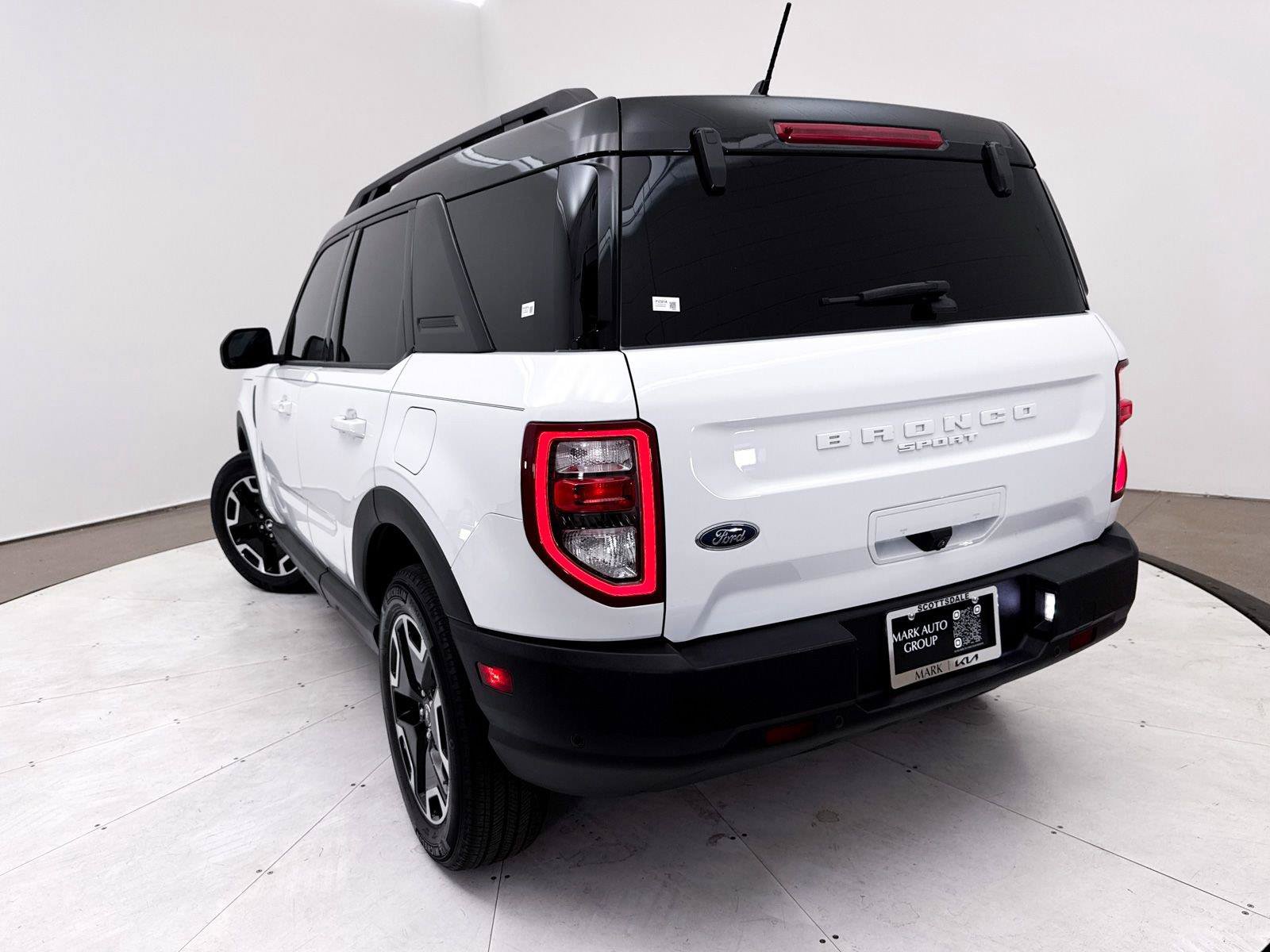Used 2022 Ford Bronco Sport Outer Banks AWD/4WD image 6