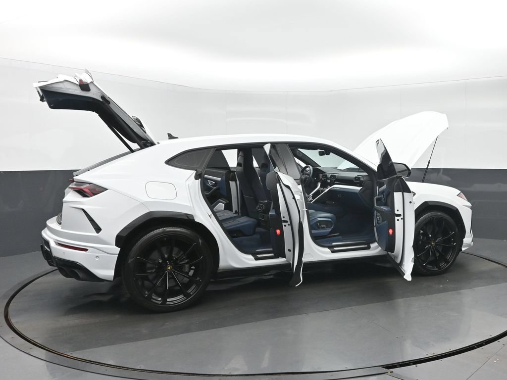 Used 2020 Lamborghini Urus AWD/4WD image 40
