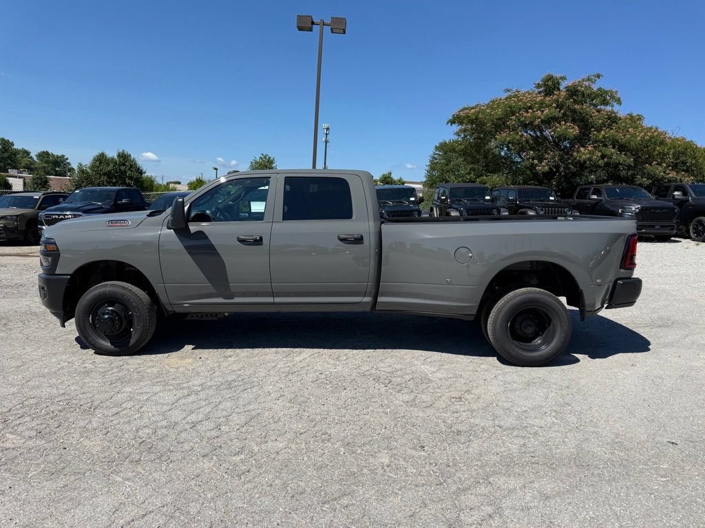 New 2026 RAM 3500 Tradesman AWD/4WD image 10