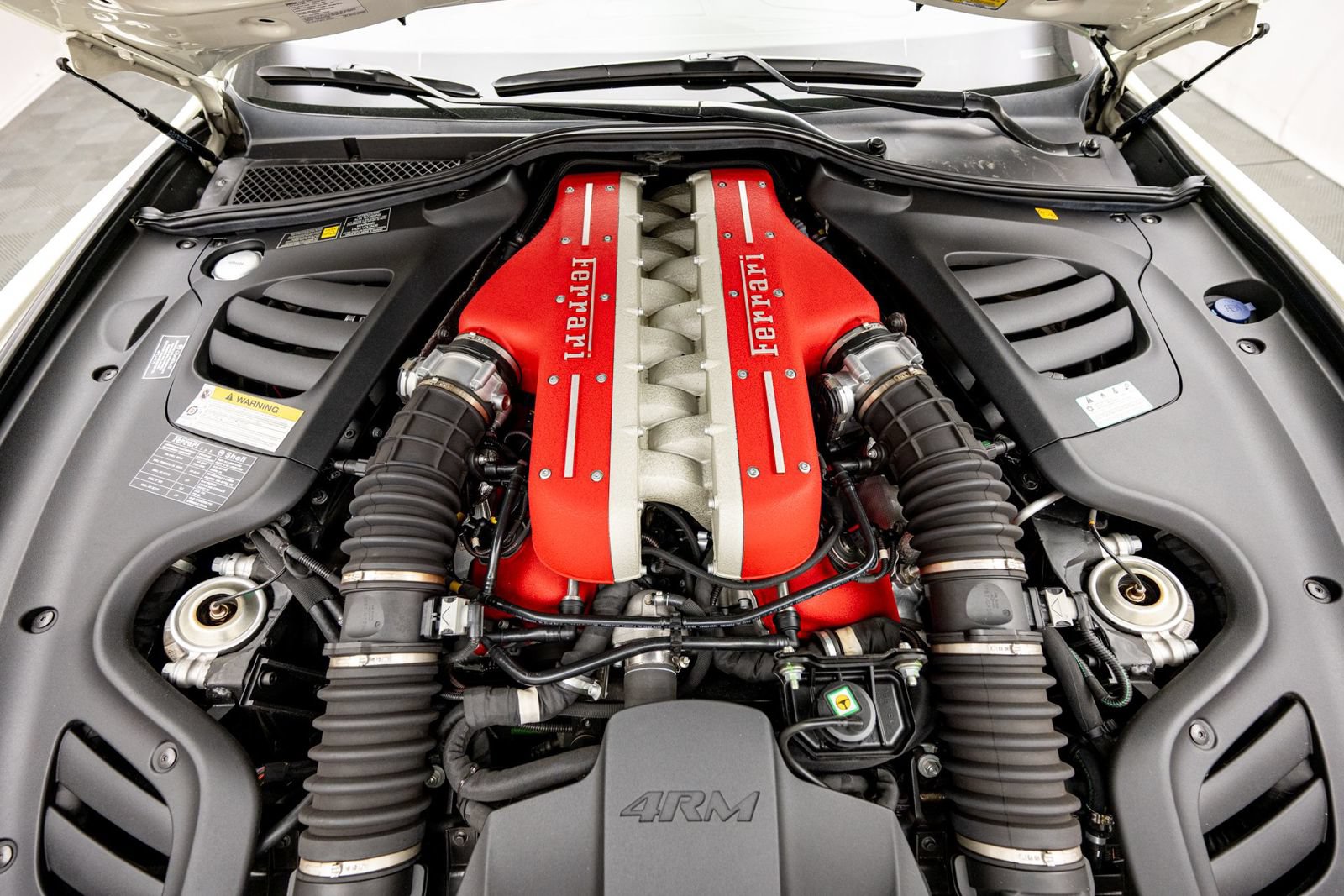 Used 2019 Ferrari GTC4Lusso AWD/4WD image 37
