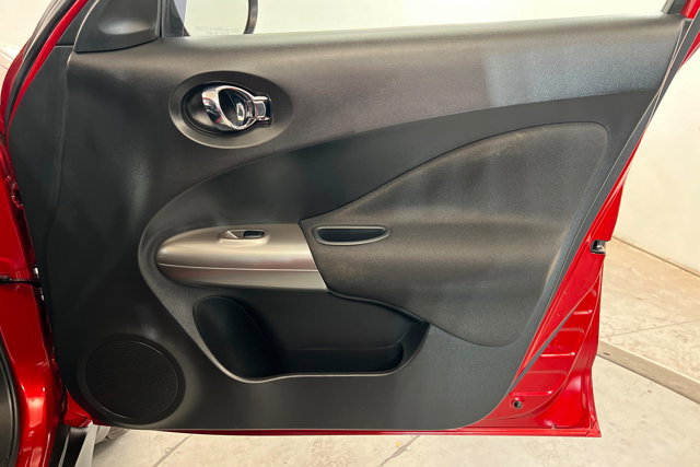 Used 2012 Nissan Juke SL FWD image 23