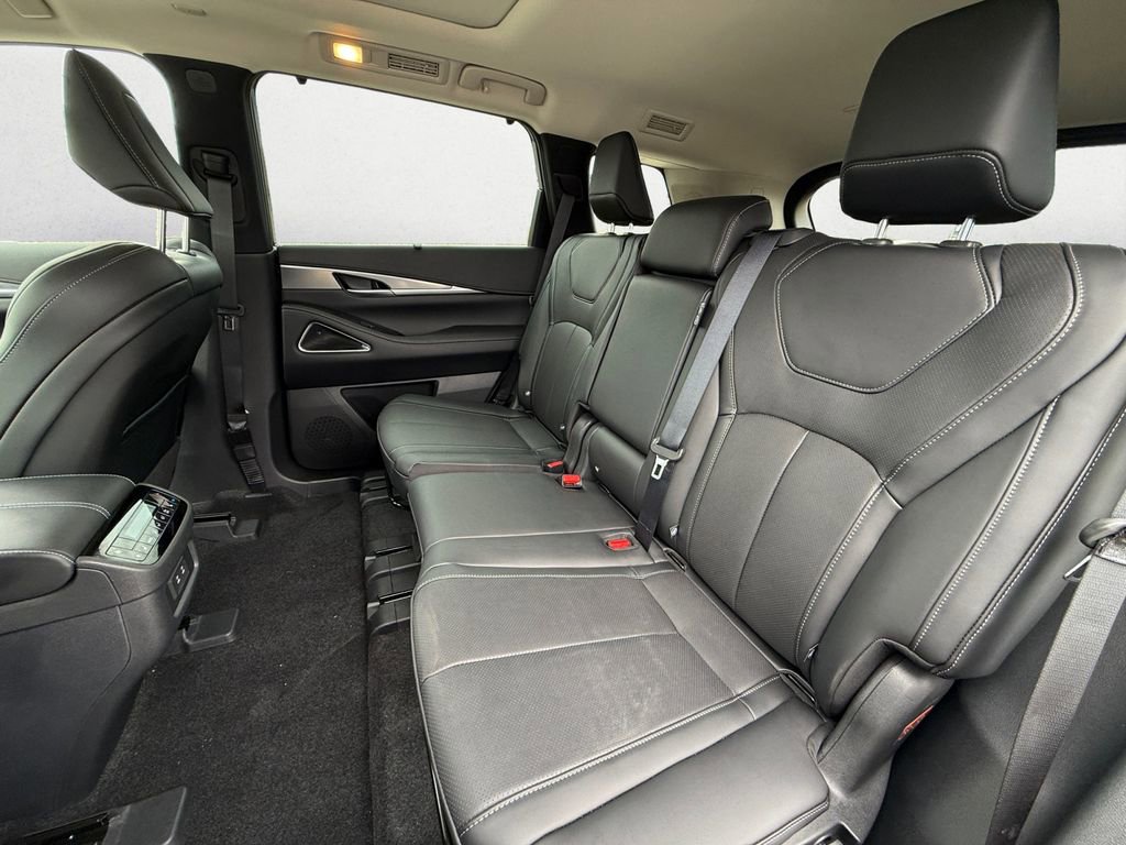 Certified 2026 INFINITI QX60 Luxe w/ Cargo Package image 11