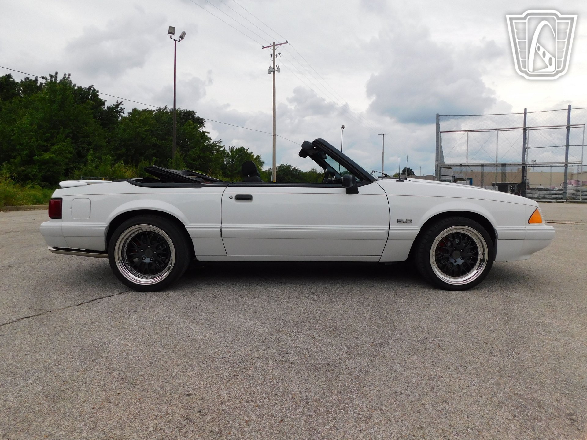 Used 1990 Ford Mustang LX RWD image 3