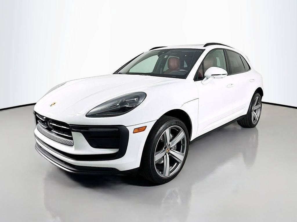 Certified 2024 Porsche Macan AWD/4WD image 1