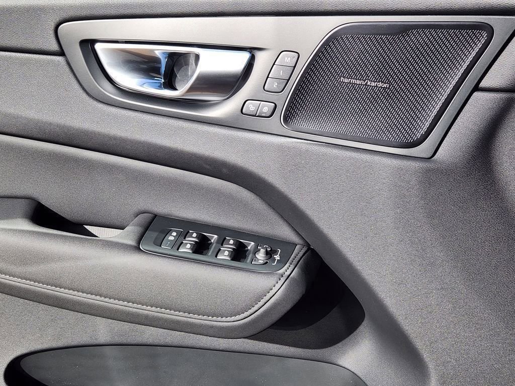 New 2026 Volvo XC60 B5 Ultra w/ Climate Package image 13