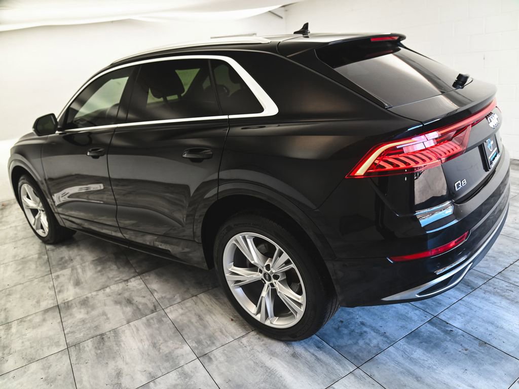 Used 2023 Audi Q8 Premium w/ Convenience Package AWD/4WD image 4